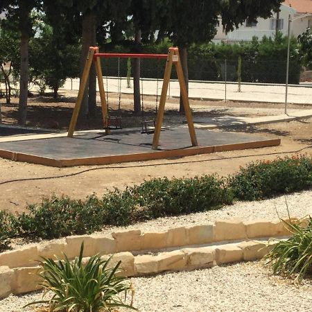 Poolside 2 Bedroom Apt, Paphos Riviera, Universal Area Εξωτερικό φωτογραφία