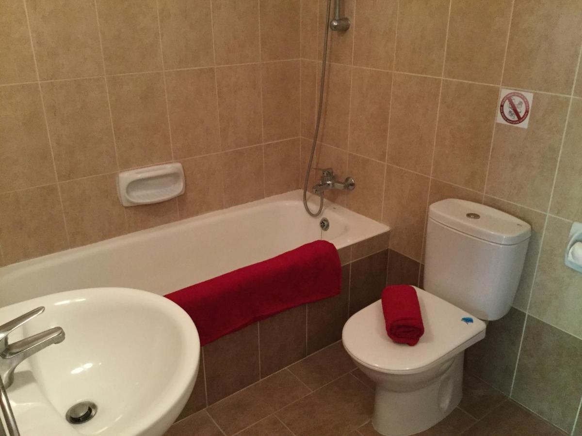 Poolside 2 Bedroom Apt, Paphos Riviera, Universal Area Εξωτερικό φωτογραφία