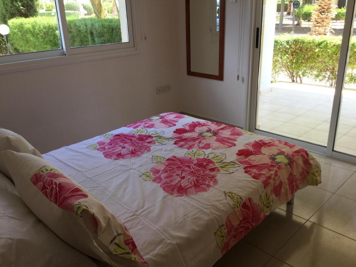 Poolside 2 Bedroom Apt, Paphos Riviera, Universal Area Εξωτερικό φωτογραφία