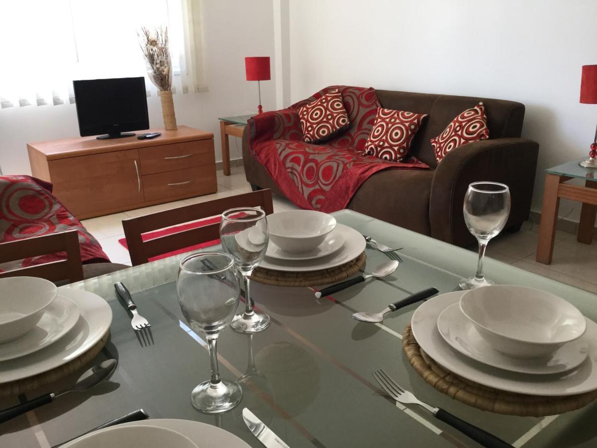 Poolside 2 Bedroom Apt, Paphos Riviera, Universal Area Εξωτερικό φωτογραφία