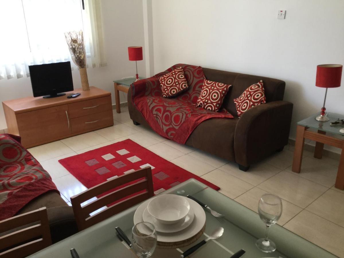 Poolside 2 Bedroom Apt, Paphos Riviera, Universal Area Εξωτερικό φωτογραφία
